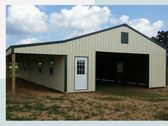 Строительство конюшен в Полысаеве