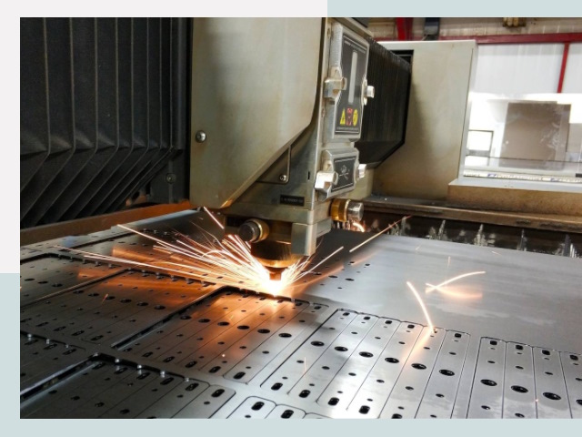 Лазерная резка металла в Полысаеве от 617 руб.